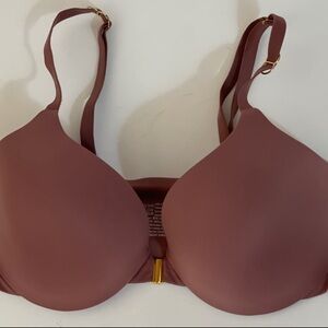 Victoria’s Secret Incredible Lined Demi Bra 32DD